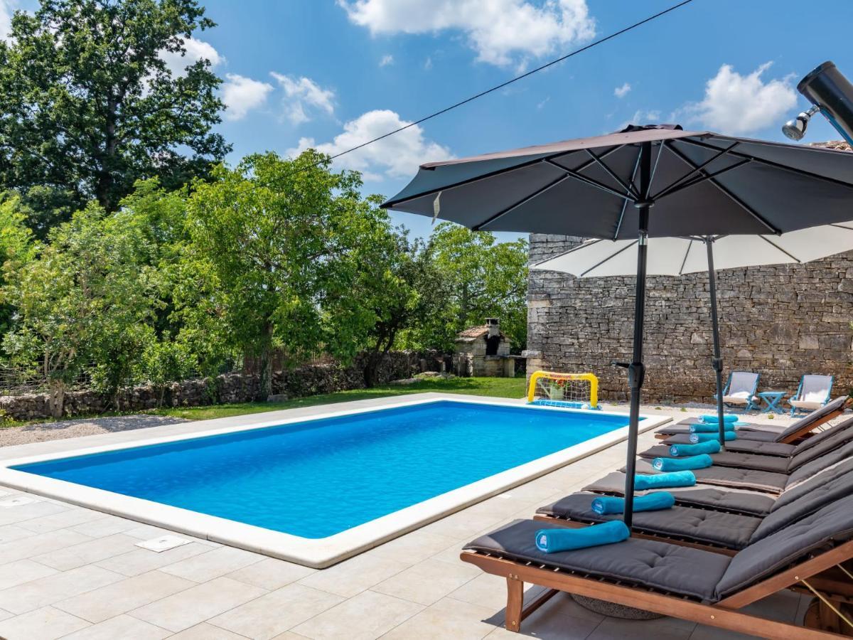 Holiday Home Marija - Roj422 By Interhome Zminj Bagian luar foto