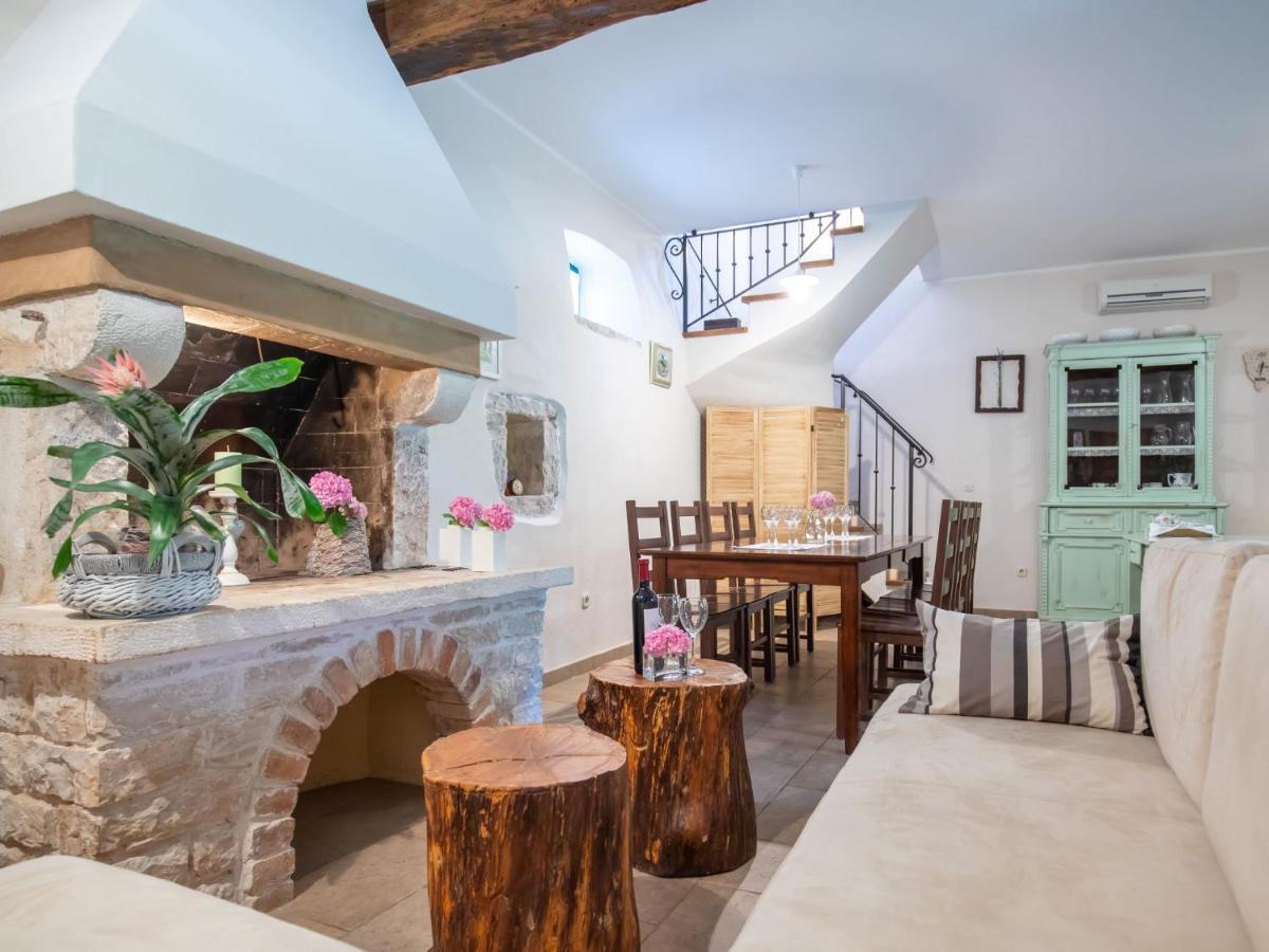 Holiday Home Marija - Roj422 By Interhome Zminj Bagian luar foto